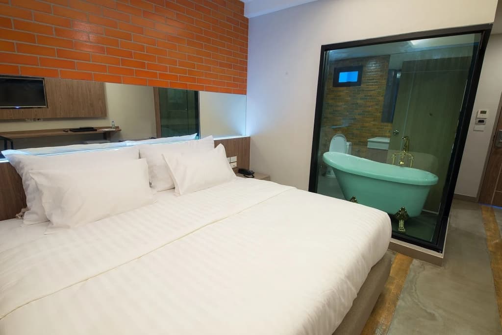 V20boutique Jacuzzi Hotel - photo 5