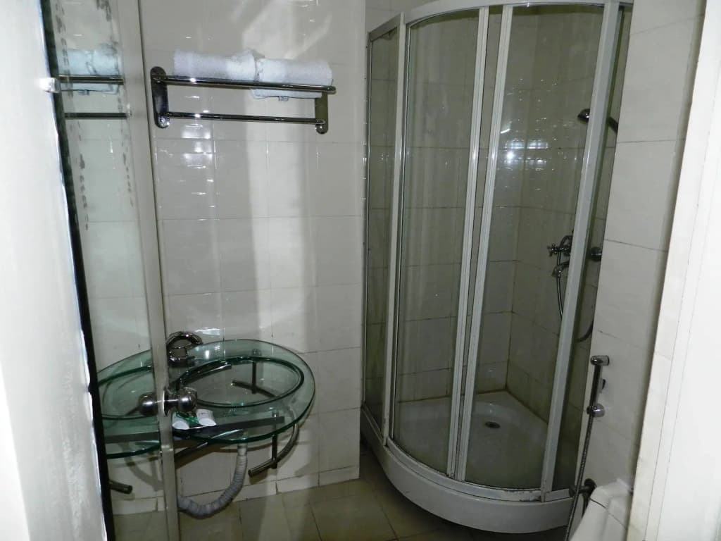Pearl City Hotel - photo 8