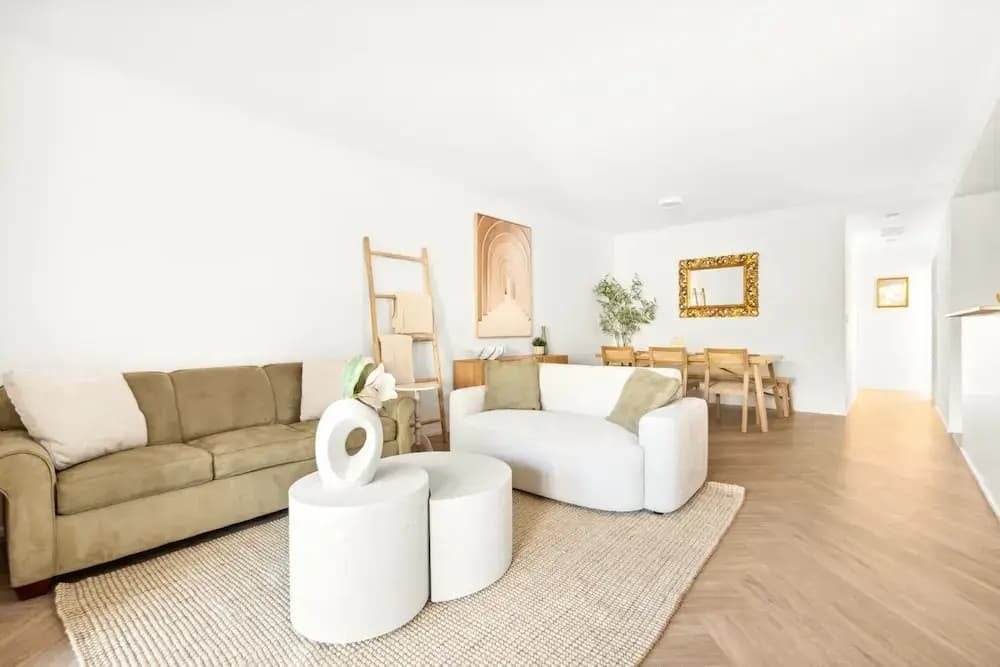 Spacious 2-bed, 2-bath Moments From Avalon Beach - photo 2