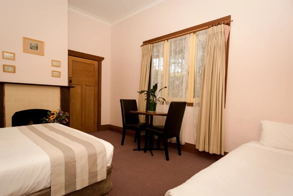 Belgravia Mountain Guest House - photo 3