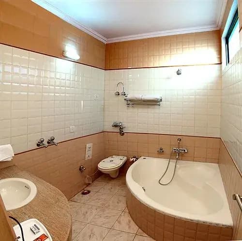 Hotel Madonna - photo 9