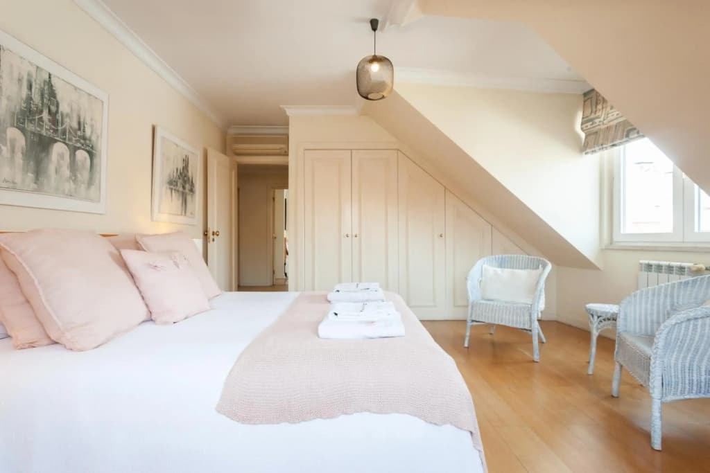 FLH Chic Chiado Exotic Spacious Residence - photo 4