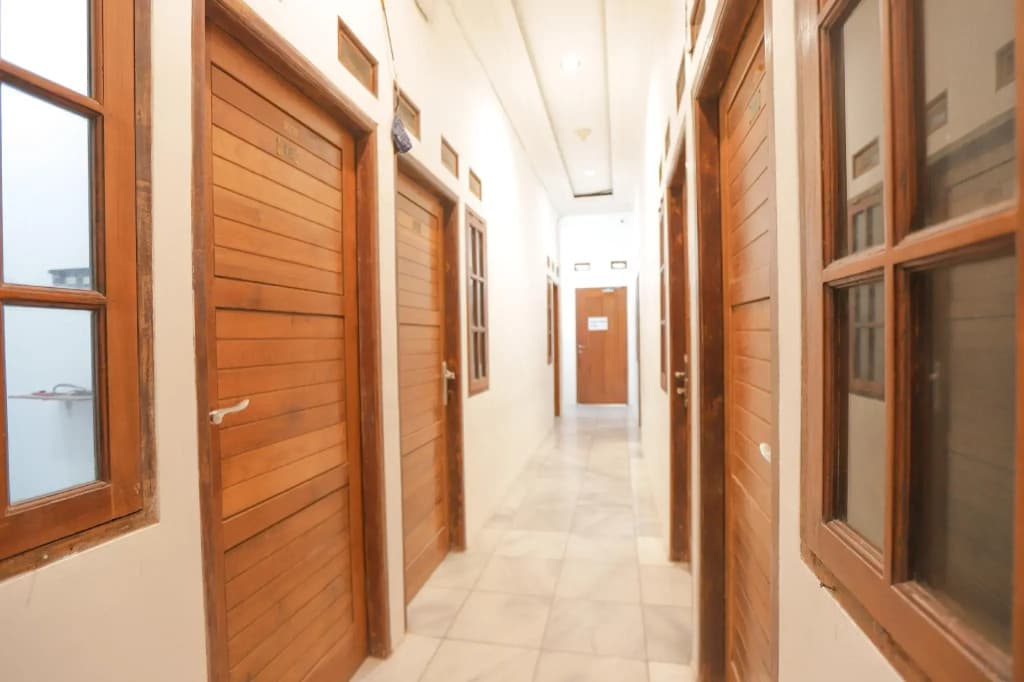 OYO 150 Harmoni Residence - photo 14