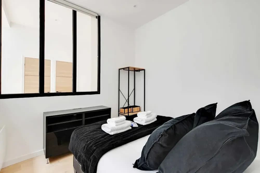 Authentique Apartment - 1br- 2P- Voltaire - photo 4