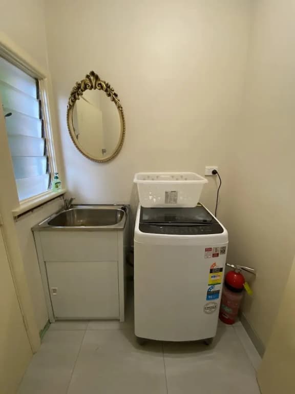 Mitcham train station  2 bedrooms unit - photo 16