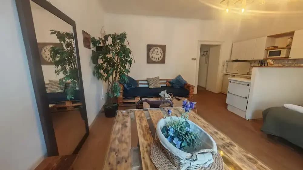 Cozy 1BR Suited for Extended Comfort - photo 8