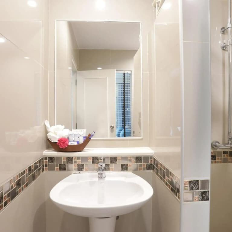 Tuana Hotels Brook Pool Access - photo 9