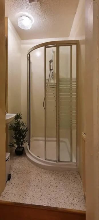 Cosy & Modern Apartment in Central Edinburgh - photo 7