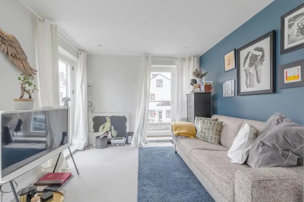 Sleek & Spacious 2BD Flat - Clapham - photo 24