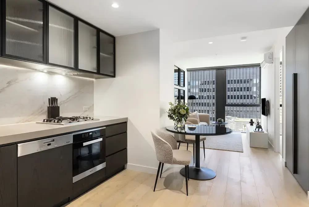 Luxuria Apartments - Collins House - photo 18