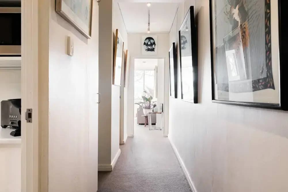 Waterfront Apartment Brimming With Inspirational Artwork - photo 11