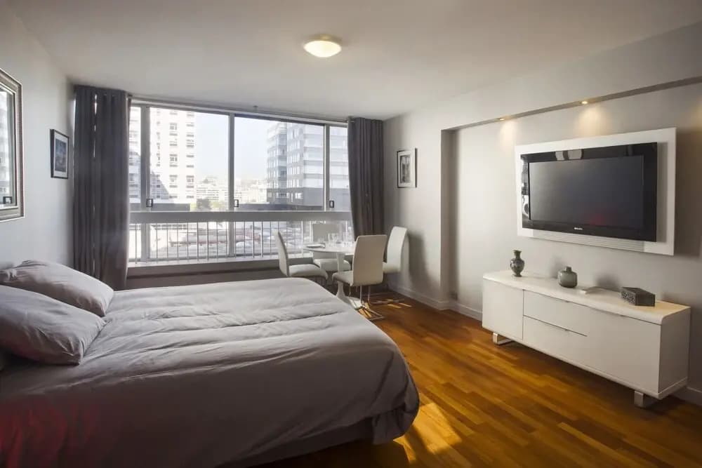 Apartment With one Bedroom in Paris, With Wonderful City View, Furnish - photo 2