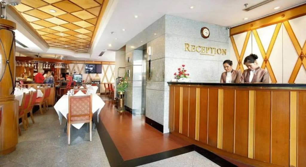 Majestic Suites - photo 22