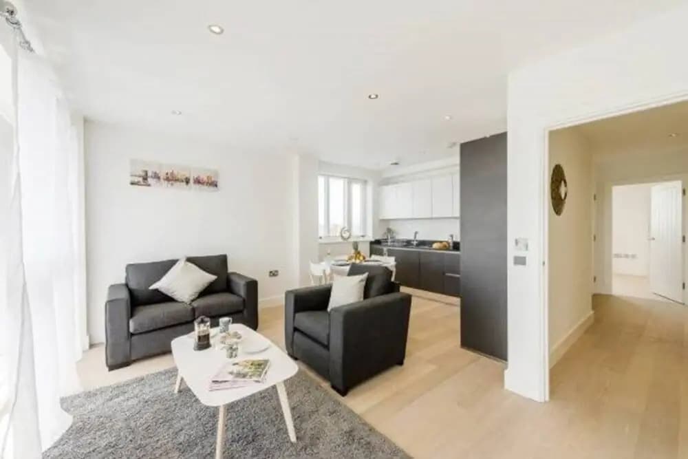 Flying Butler Greenwich Apartment - photo 3