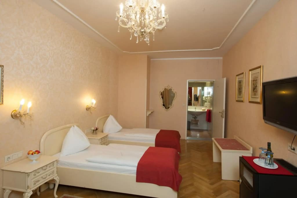 Pertschy Palais Hotel - photo 2
