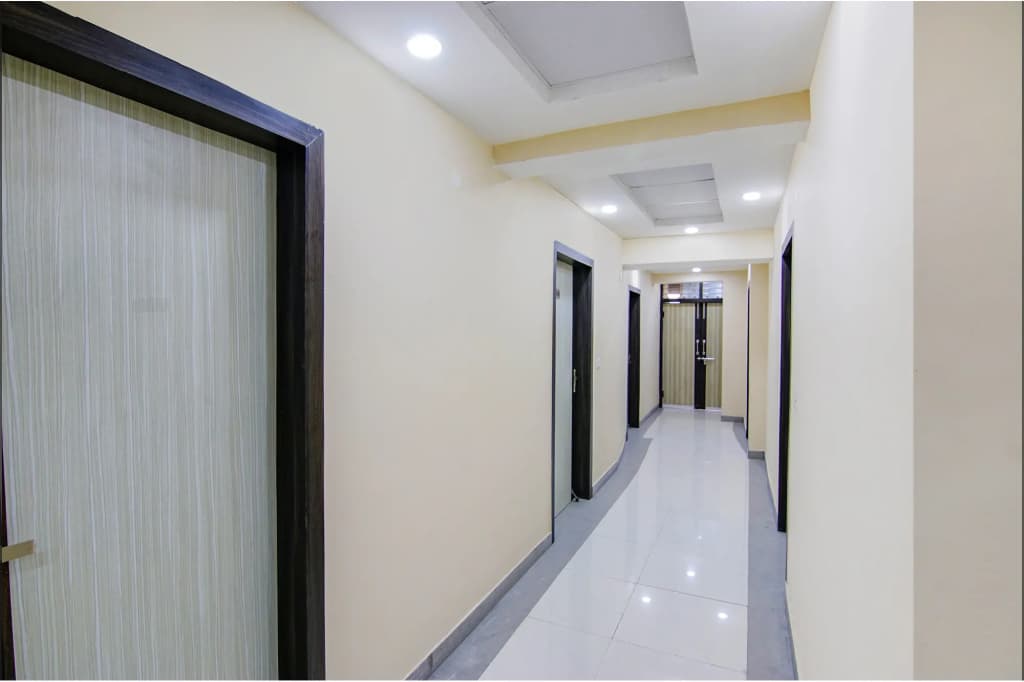 Ashok Vihar by Fabhotel - photo 10