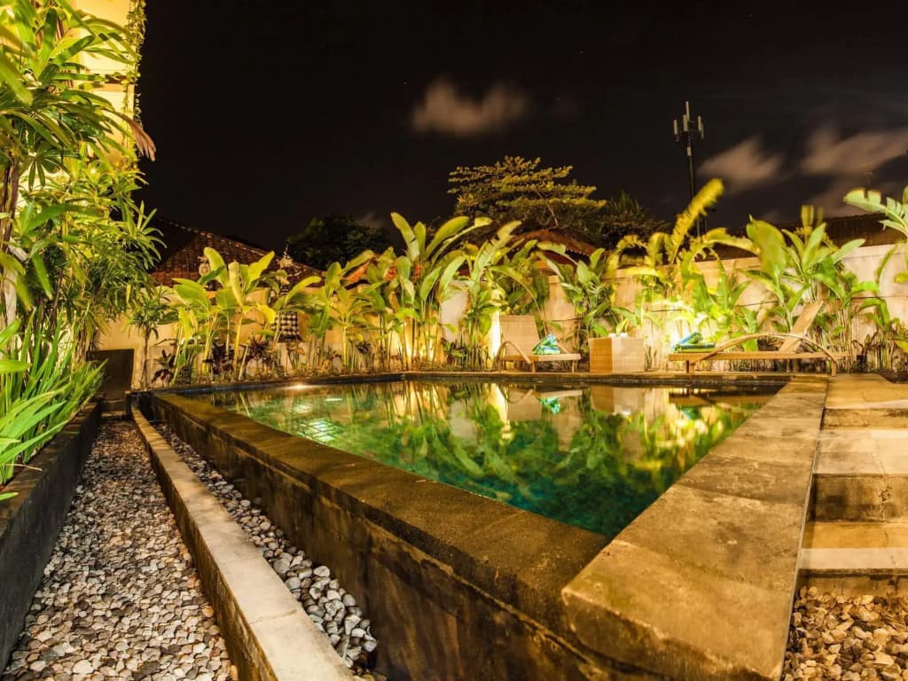 Lucky's Guest House - photo 17