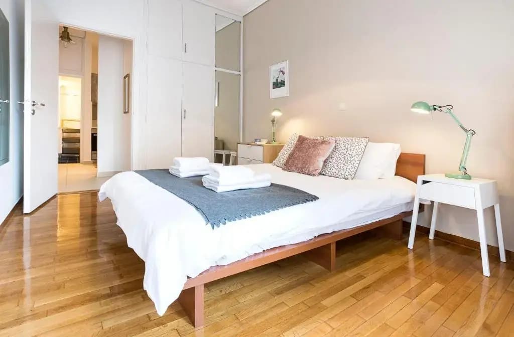 1 KM from The Acropolis 1 Bedroom Apt Netflix And Washing Machine - photo 3
