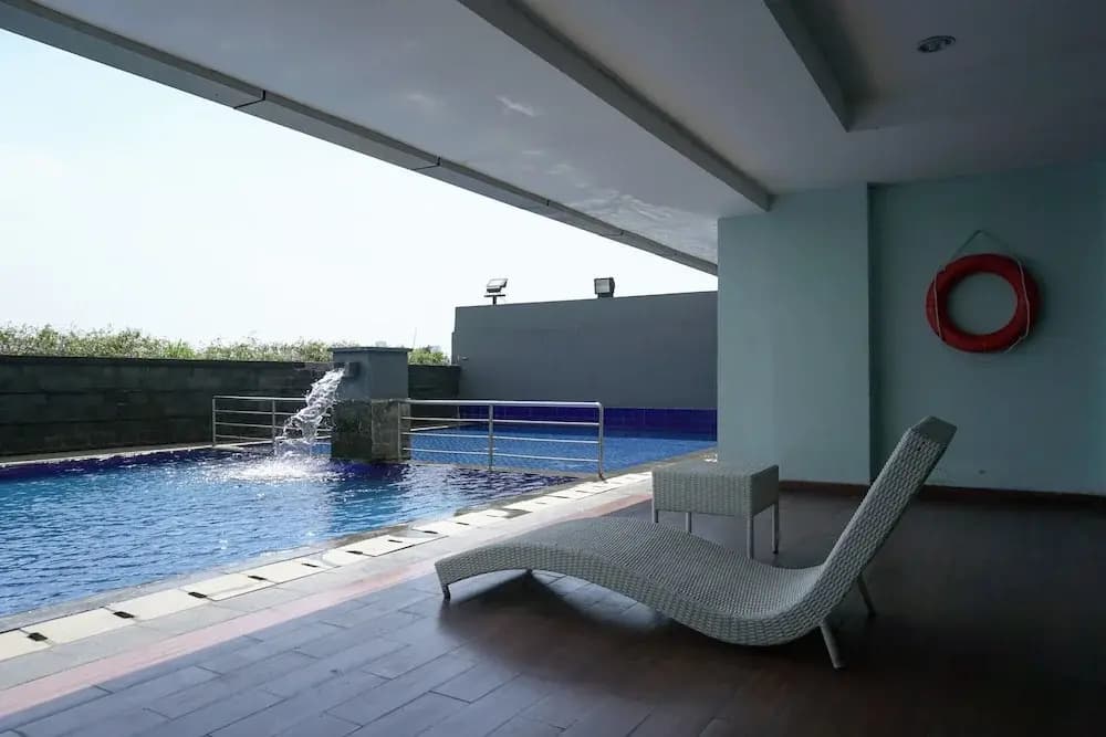 Cozy Living Studio Apartment At Belmont Residence Near Puri - photo 10