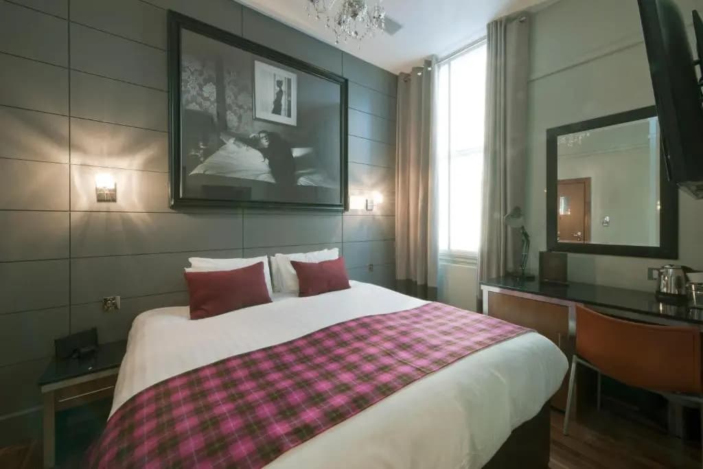 Angel's Share Hotel - photo 4