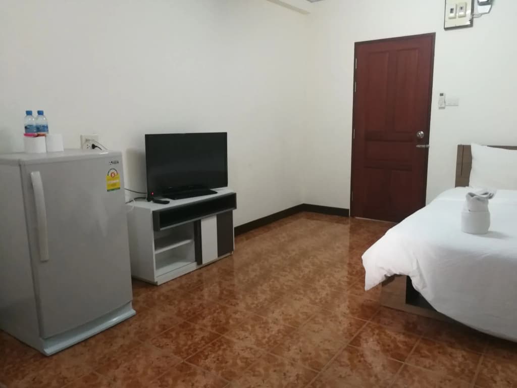 Soi 5 Apartment - photo 6