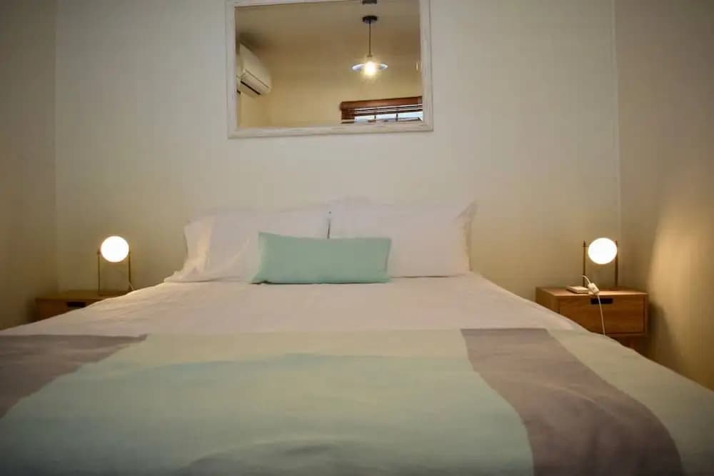 Stylish Cute Cottage in McMahons Point - photo 4