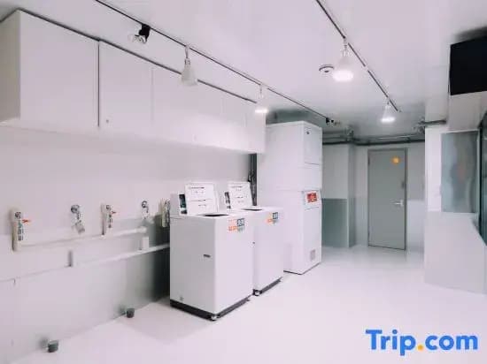 Minimalist Loft 99: Namba Compact Studio & 24/7 Gym - photo 3