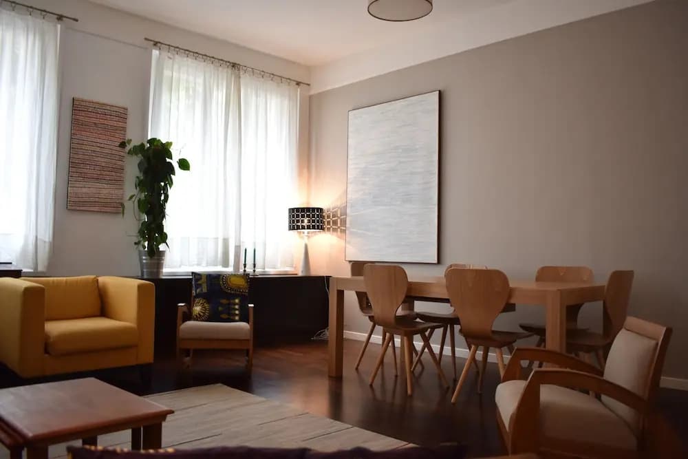 Spacious 3 Bedroom Apartment - photo 2