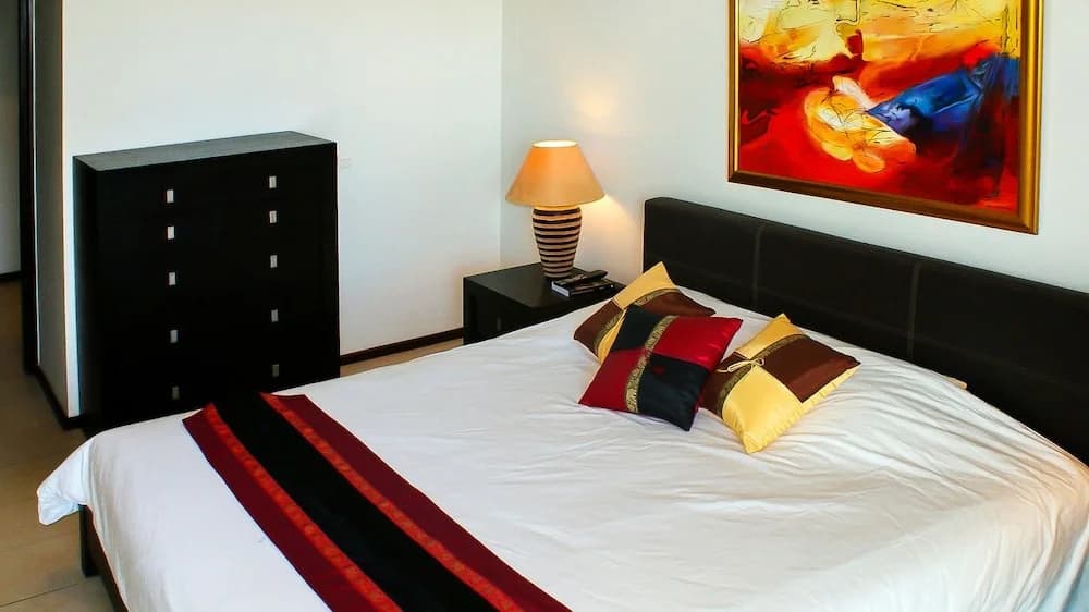 North Shore Condominium - photo 4