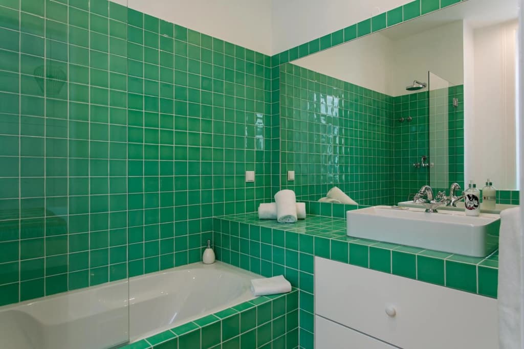 JOIVY Gorgeous 3BR home w/balcony nearby Time Out Market - photo 10