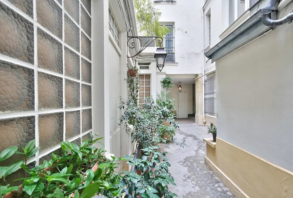 70 - Authentic Parisian Flat - photo 11
