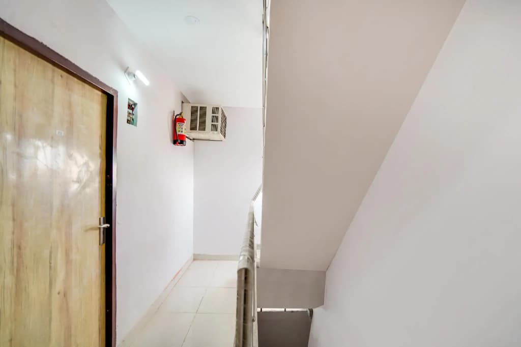 Hazel Residency by OYO Rooms - photo 9