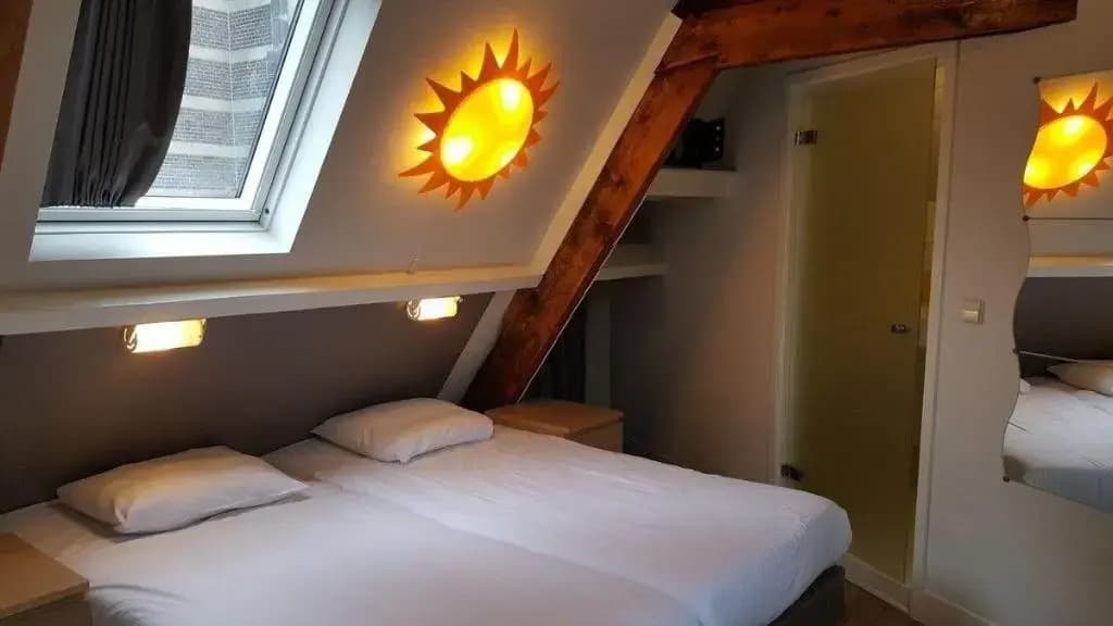 Hotel Corner House - photo 4