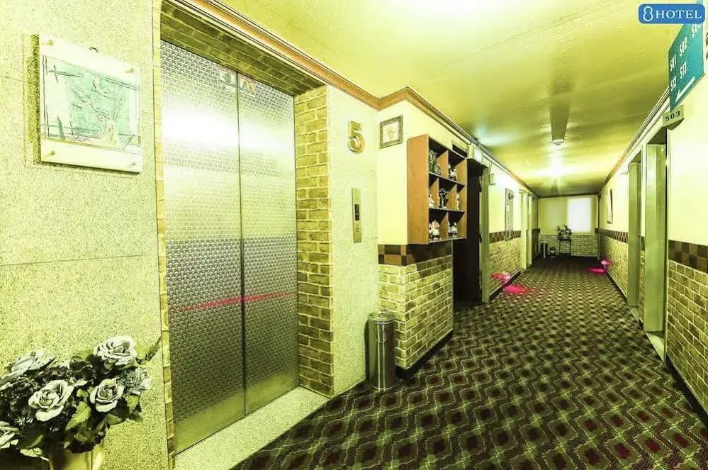 8 Motel - photo 11