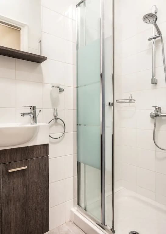 Exceptionally located studio apartment - photo 9