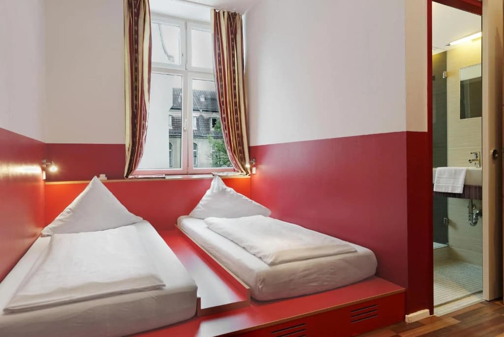Ballhaus Berlin Hostel - photo 8