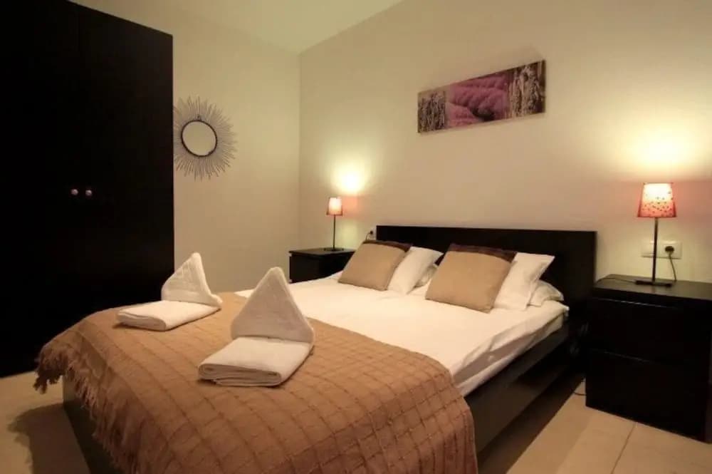 Diagonal Residence Apartments - photo 2