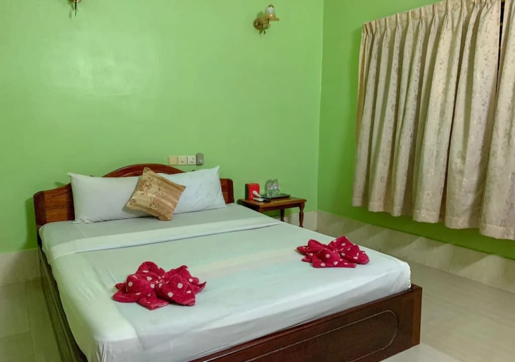 Cheata Inn - photo 4