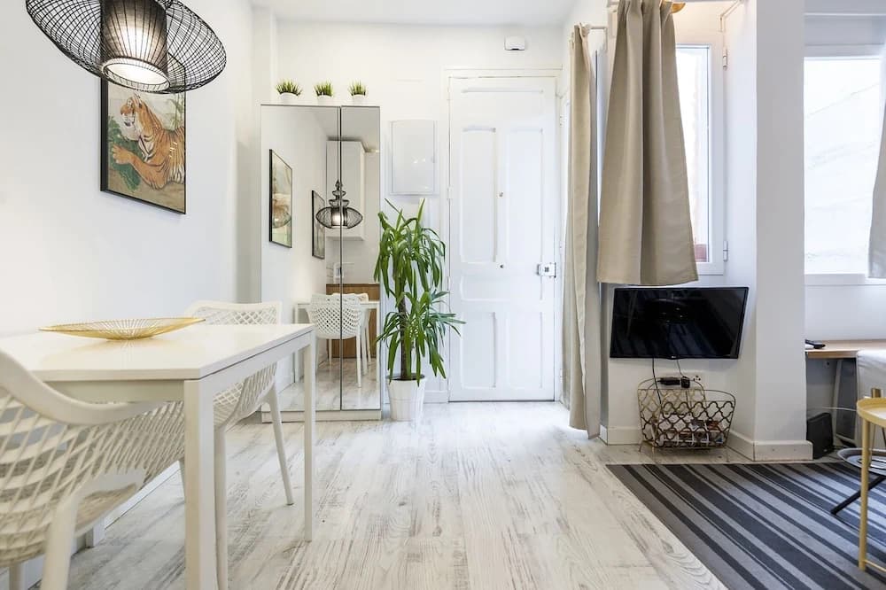 Chic Apartment Lavapies I - photo 3