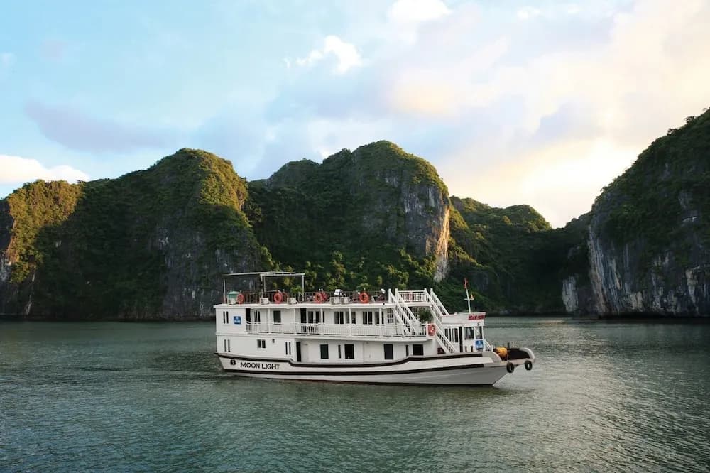 Halong Moonlight Cruises - photo 9