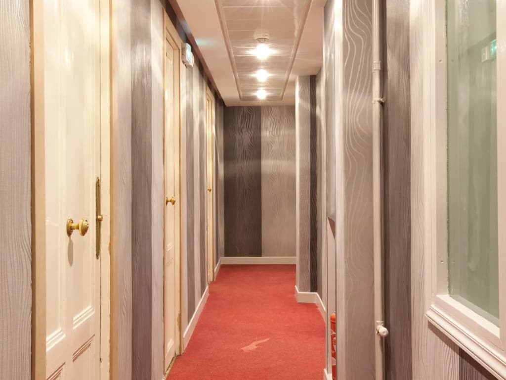 Hôtel Ambassadeur - photo 15