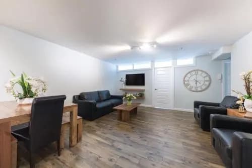 Bondi Breeze Apartment - photo 18