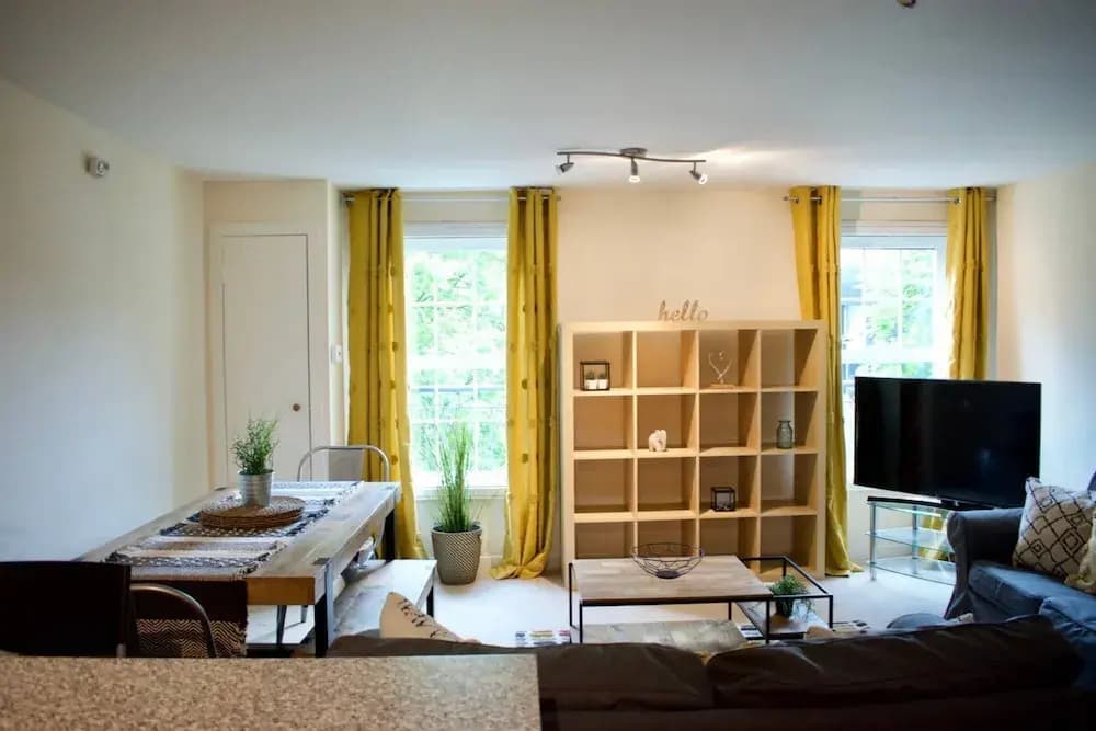 Spacious 3 Bed Apartment in Central Location - photo 17