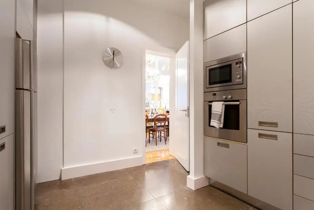 Chiado 4-Bedroom Flat - photo 20