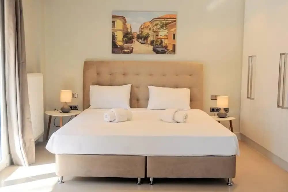 Luxurious Minimal Apartment in Acropolis - photo 4