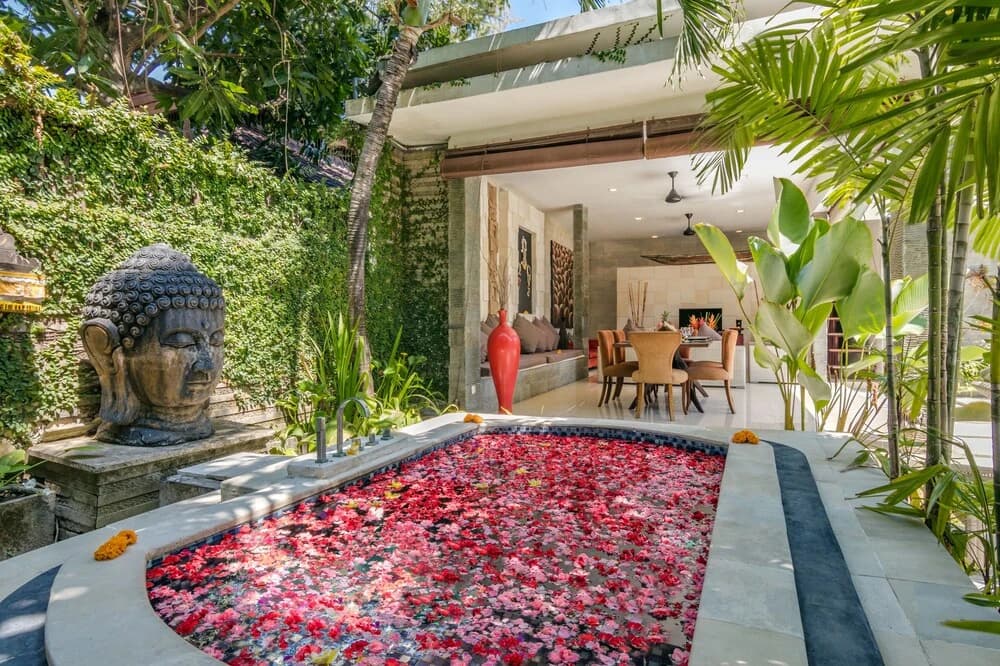 Villa LA - main photo