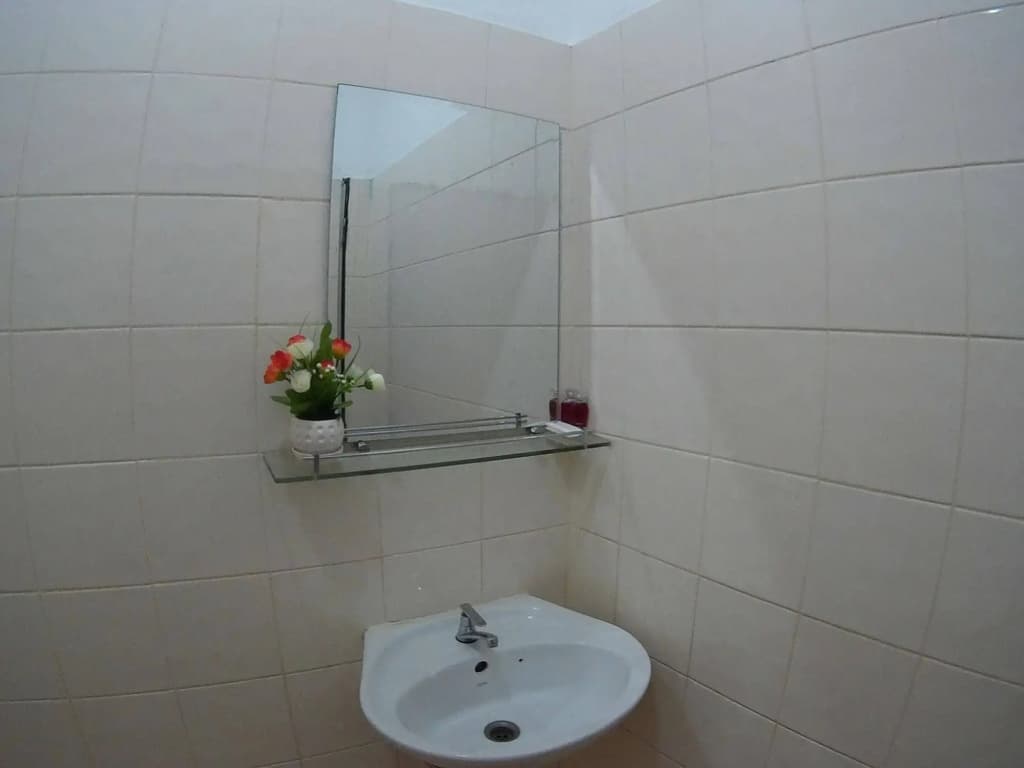 Stanley's Guesthouse - photo 8