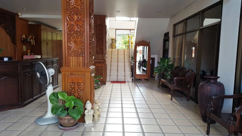 Holiday Guesthouse - photo 2