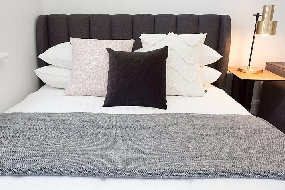 Comfortable Renovated Studio Close To City - photo 4