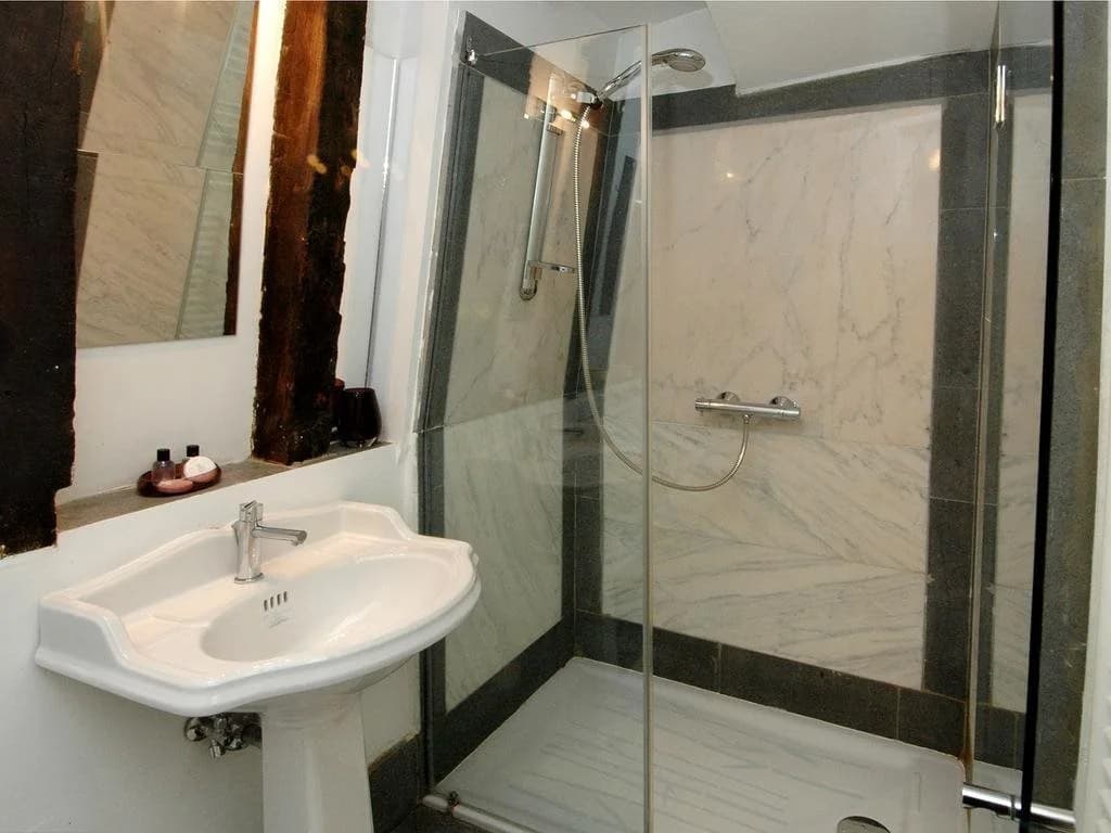 Gregoire Apartment - photo 9